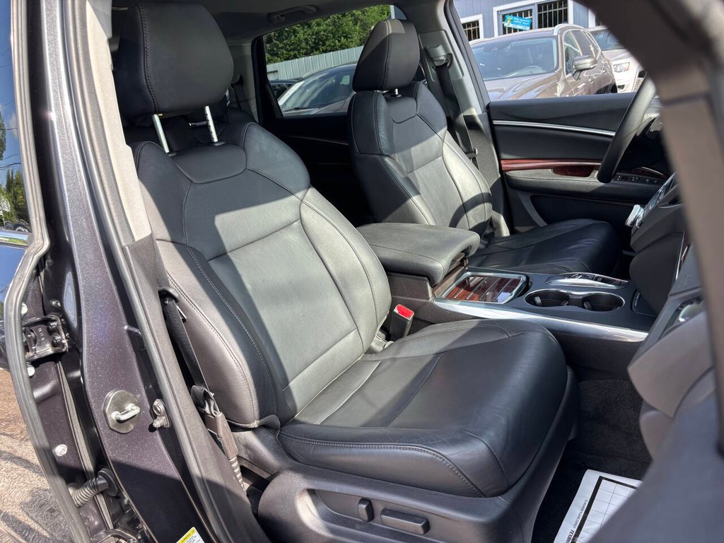 Acura MDX Vehicle Full-screen Gallery Image 11
