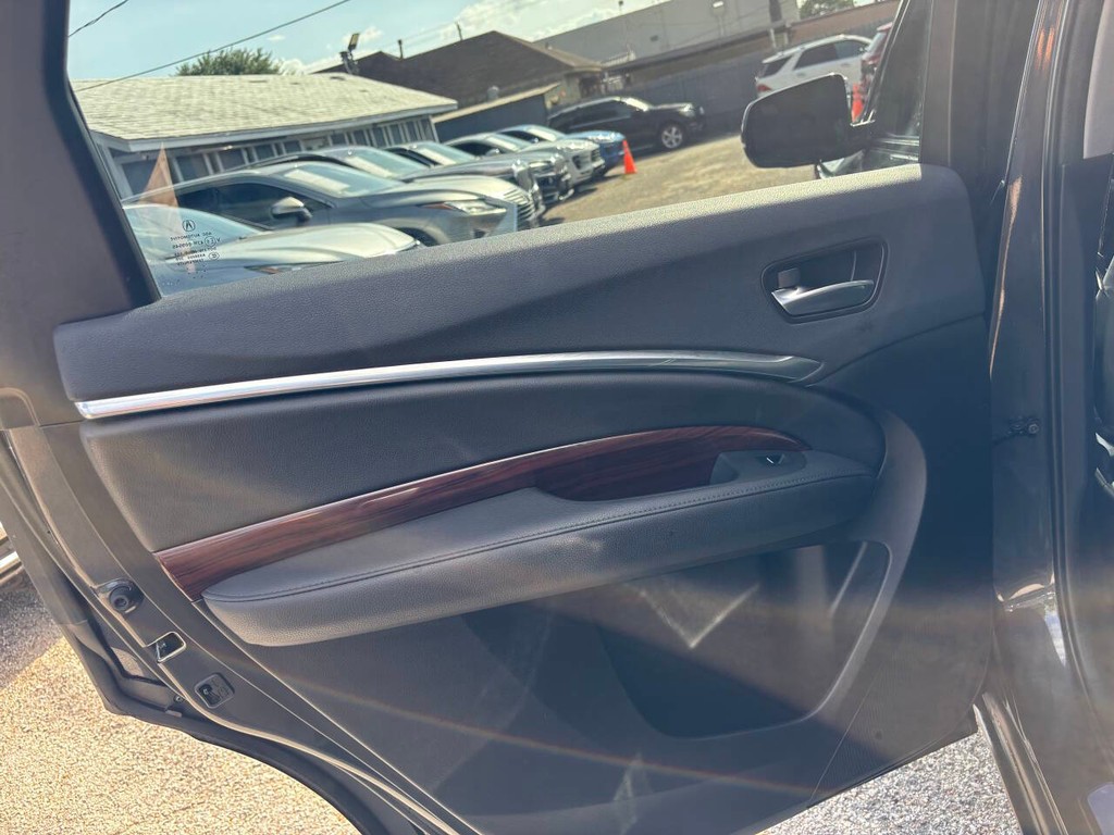 Acura MDX Vehicle Full-screen Gallery Image 14