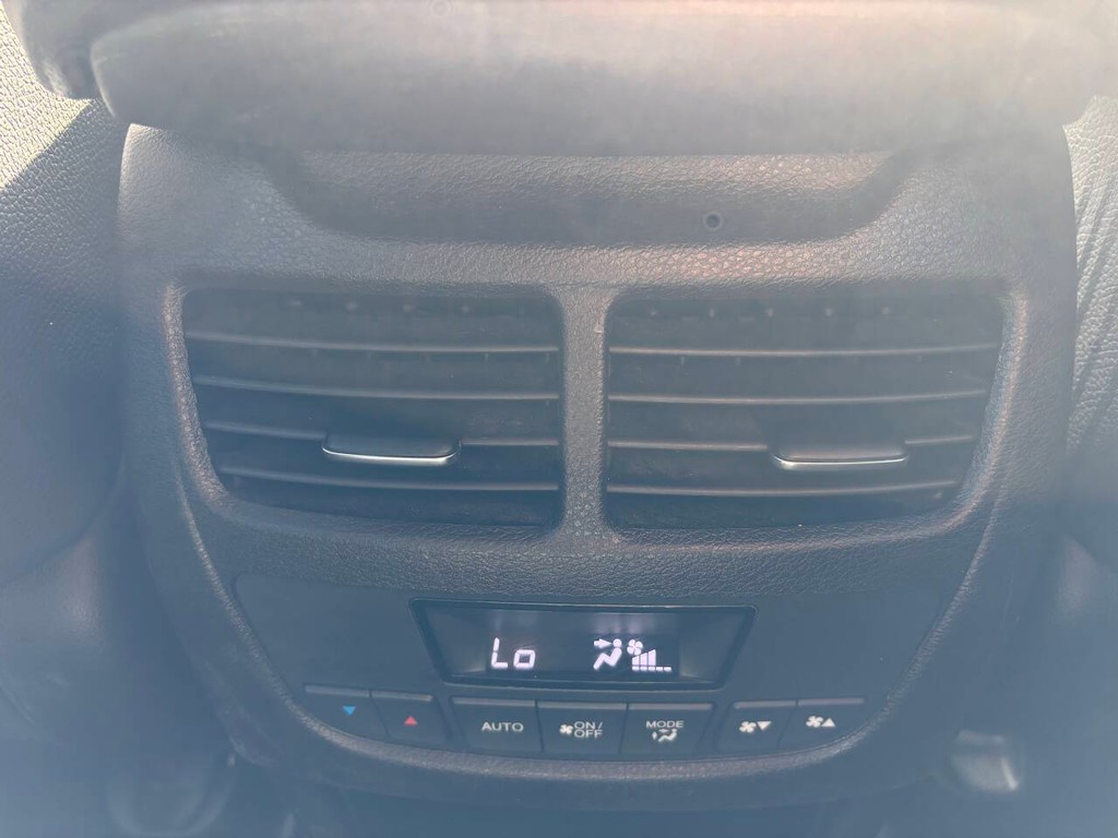 Acura MDX Vehicle Full-screen Gallery Image 18