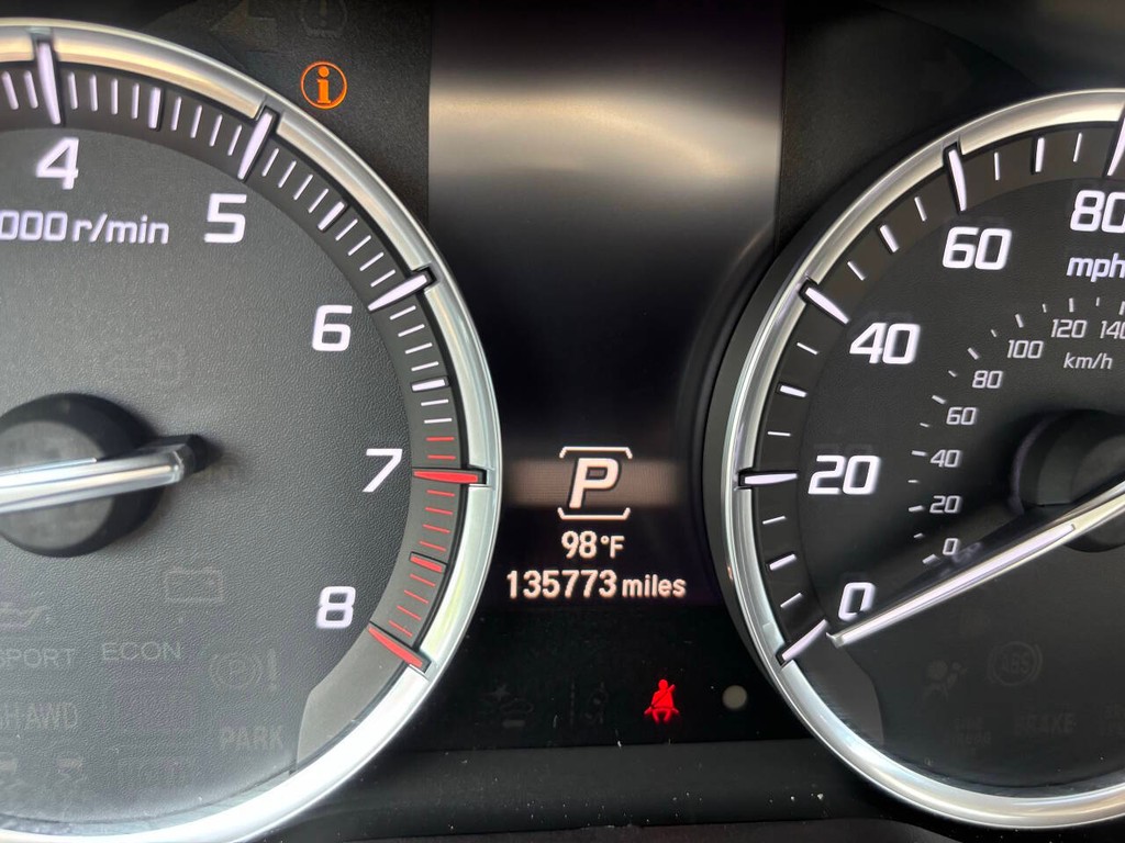 Acura MDX Vehicle Full-screen Gallery Image 30