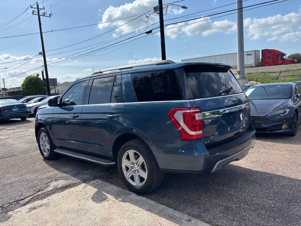 Ford Expedition Vehicle Full-screen Gallery Image 05