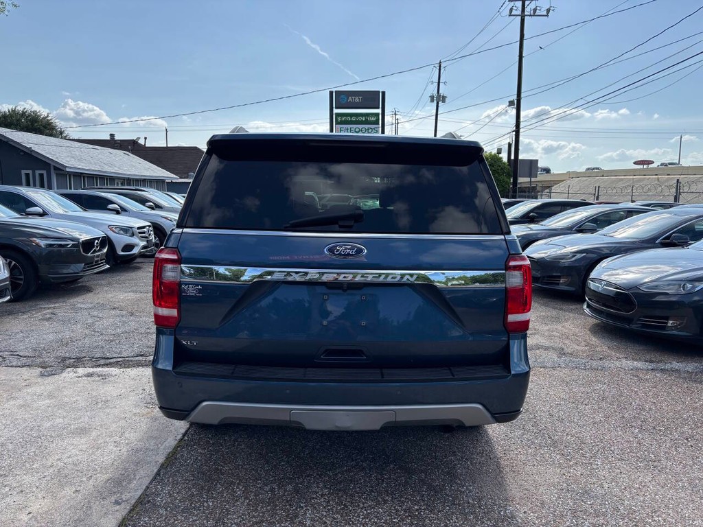 Ford Expedition Vehicle Full-screen Gallery Image 06