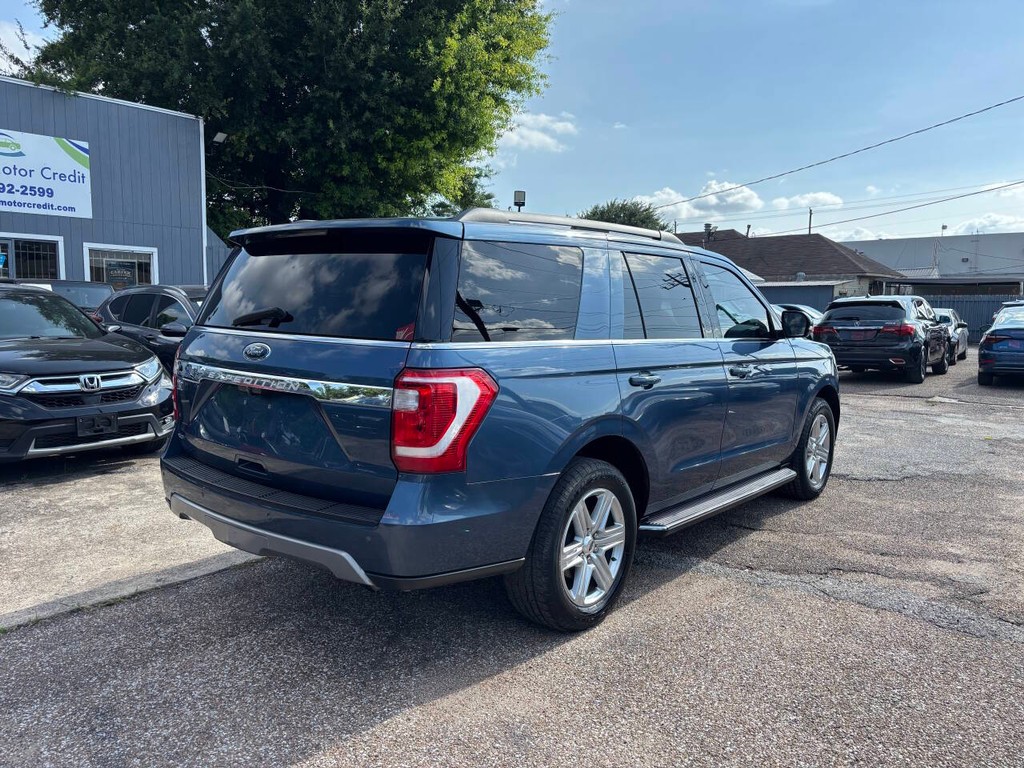 Ford Expedition Vehicle Full-screen Gallery Image 07