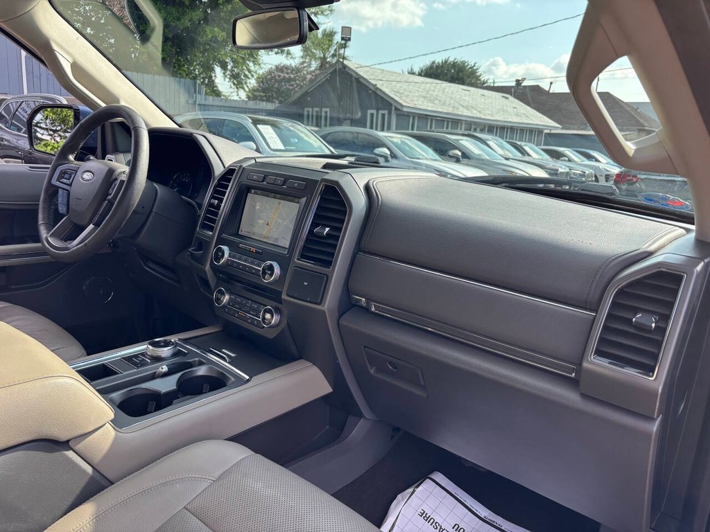 Ford Expedition Vehicle Full-screen Gallery Image 11