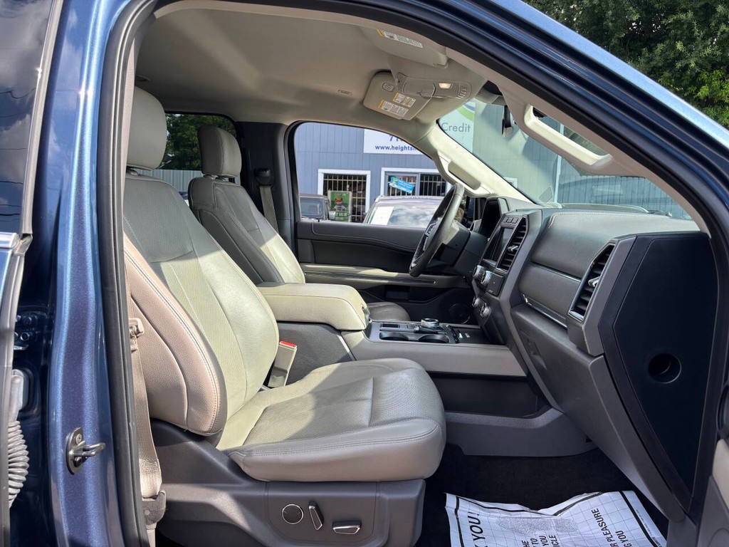 Ford Expedition Vehicle Full-screen Gallery Image 12