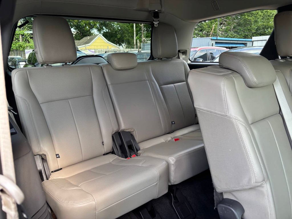 Ford Expedition Vehicle Full-screen Gallery Image 17