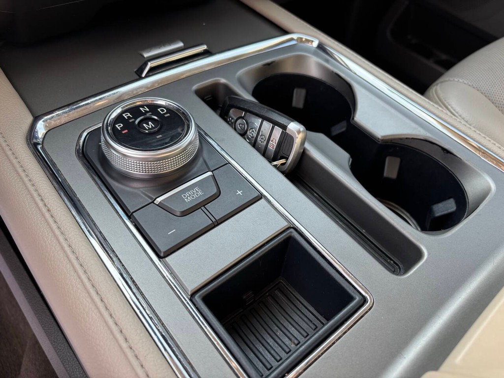 Ford Expedition Vehicle Full-screen Gallery Image 22