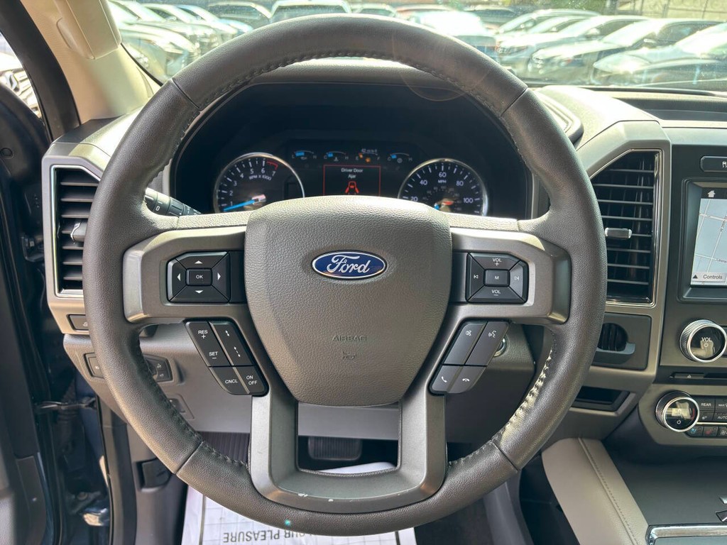 Ford Expedition Vehicle Full-screen Gallery Image 23