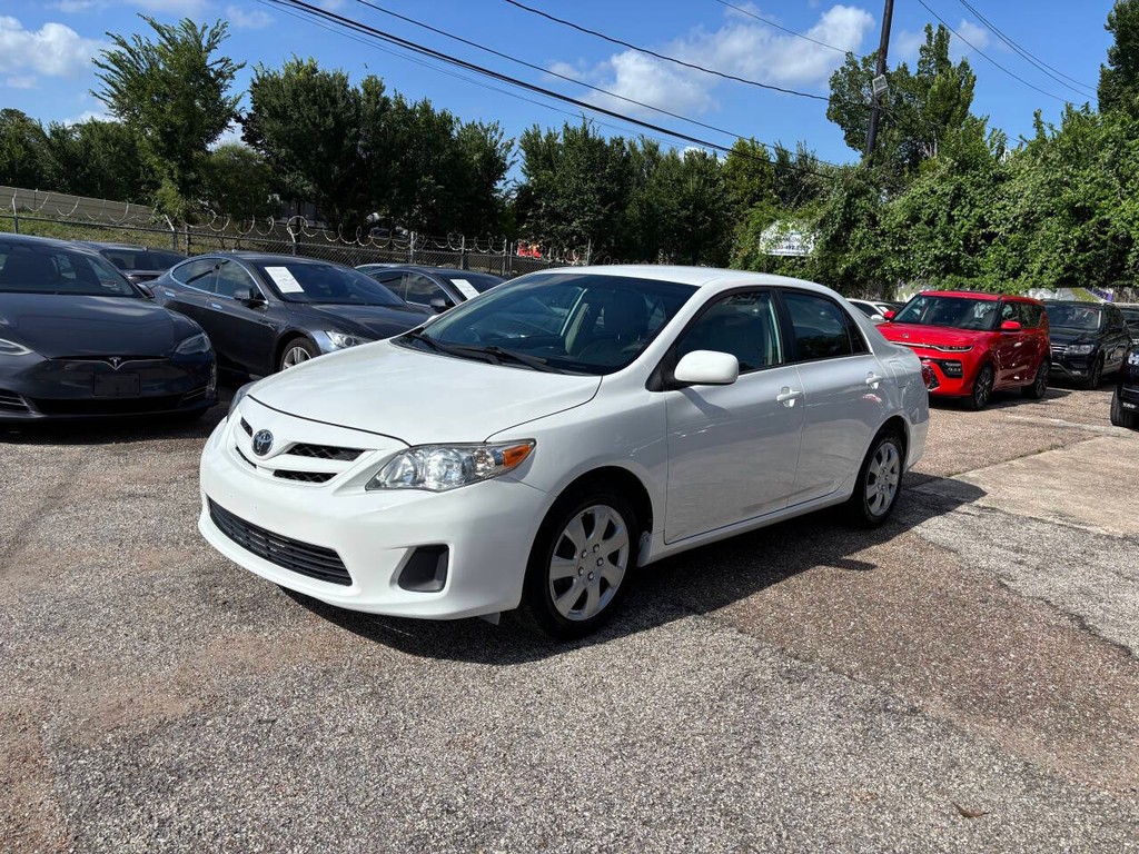 Toyota Corolla Vehicle Full-screen Gallery Image 04