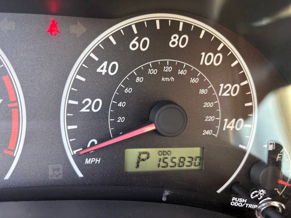 Toyota Corolla Vehicle Full-screen Gallery Image 26