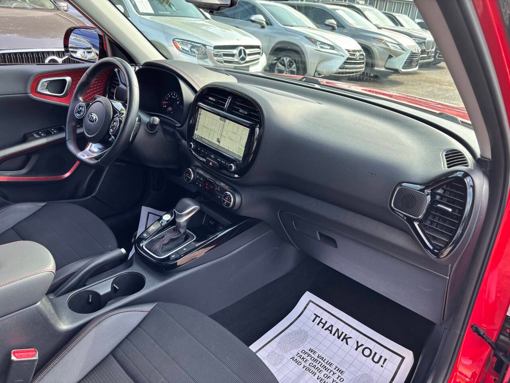 Kia Soul Vehicle Full-screen Gallery Image 11