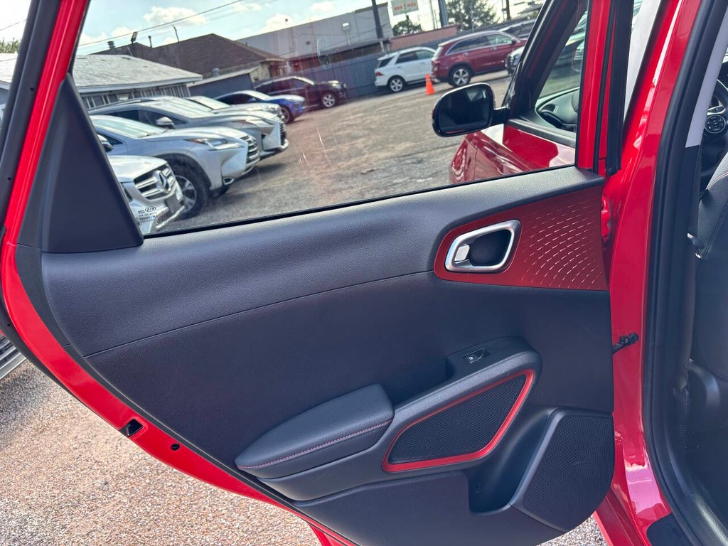 Kia Soul Vehicle Full-screen Gallery Image 14