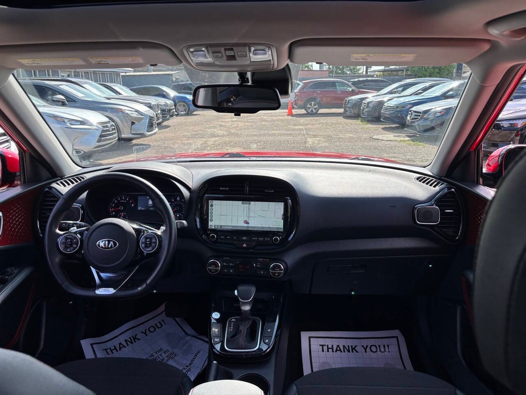 Kia Soul Vehicle Full-screen Gallery Image 18