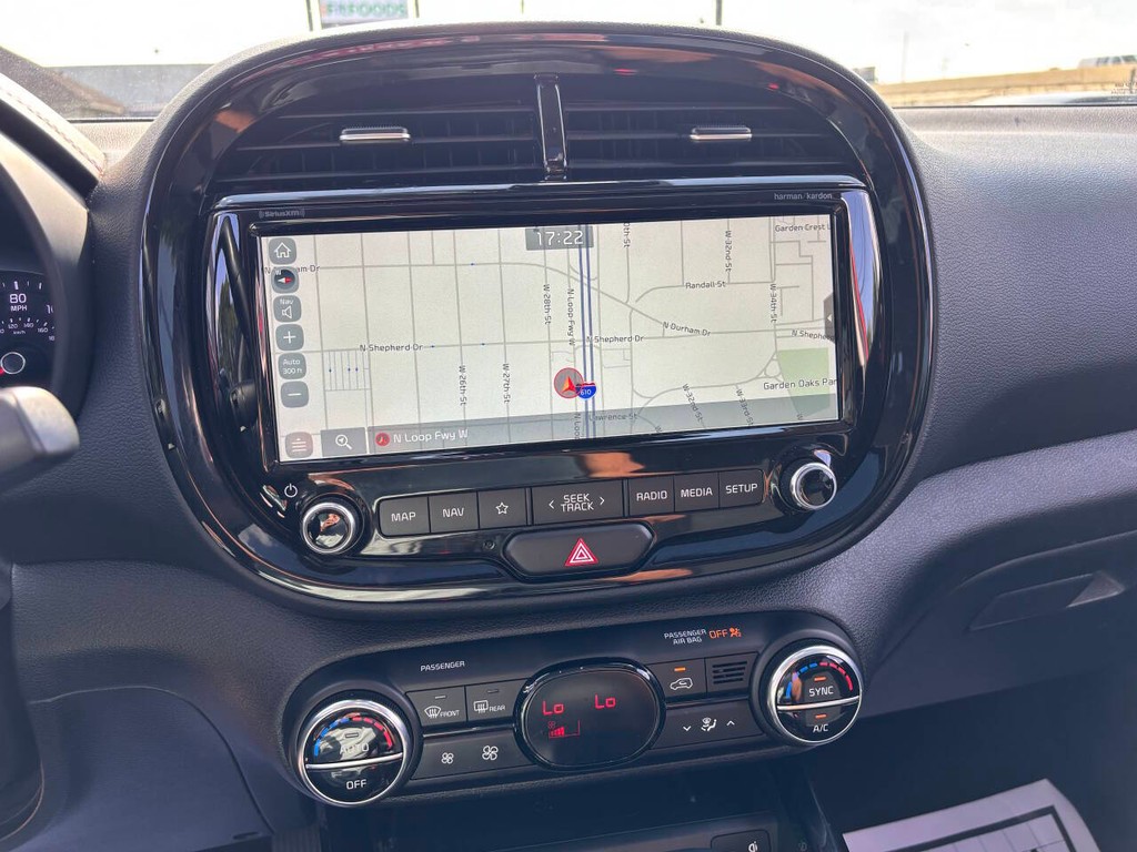 Kia Soul Vehicle Full-screen Gallery Image 19
