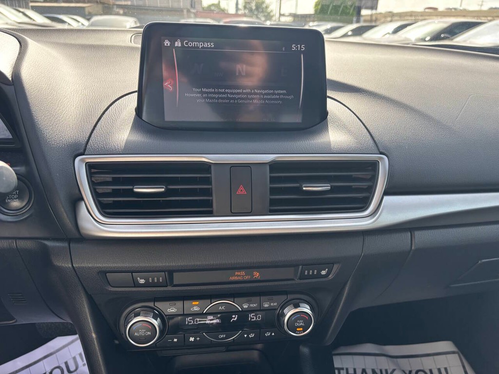 Mazda Mazda3 Sedan Vehicle Full-screen Gallery Image 20