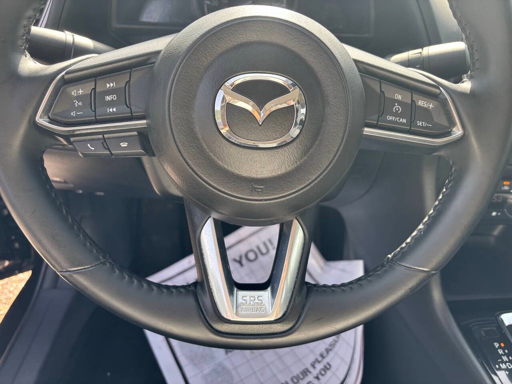 Mazda Mazda3 Sedan Vehicle Full-screen Gallery Image 24