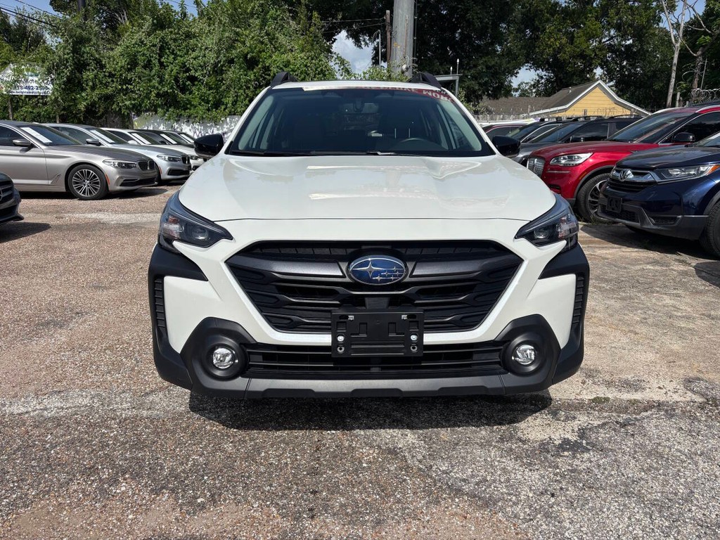 Subaru Outback Vehicle Full-screen Gallery Image 02