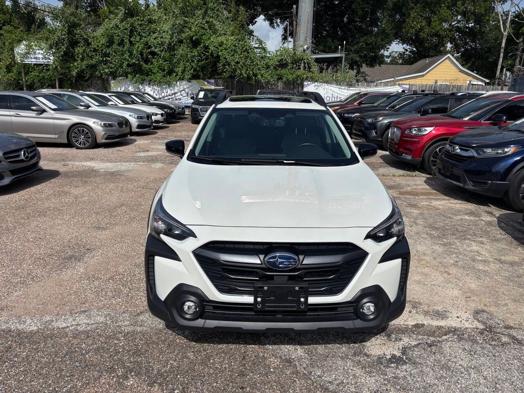 Subaru Outback Vehicle Full-screen Gallery Image 03
