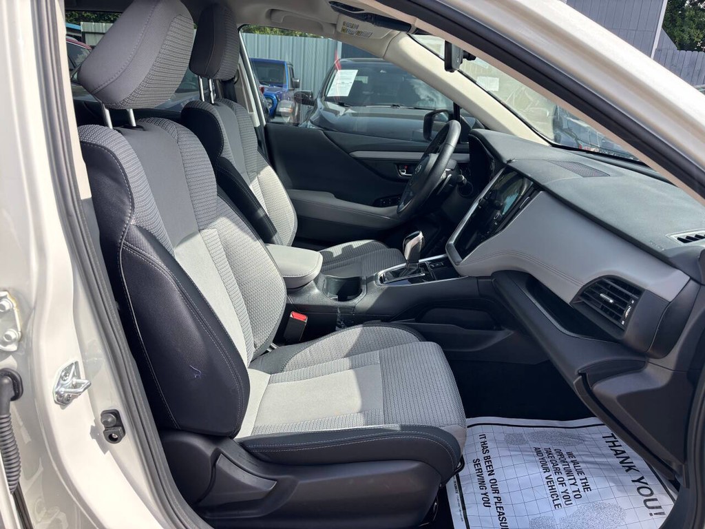 Subaru Outback Vehicle Full-screen Gallery Image 12