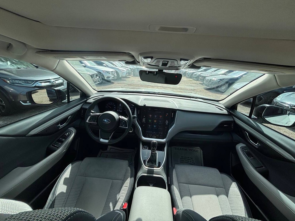 Subaru Outback Vehicle Full-screen Gallery Image 18