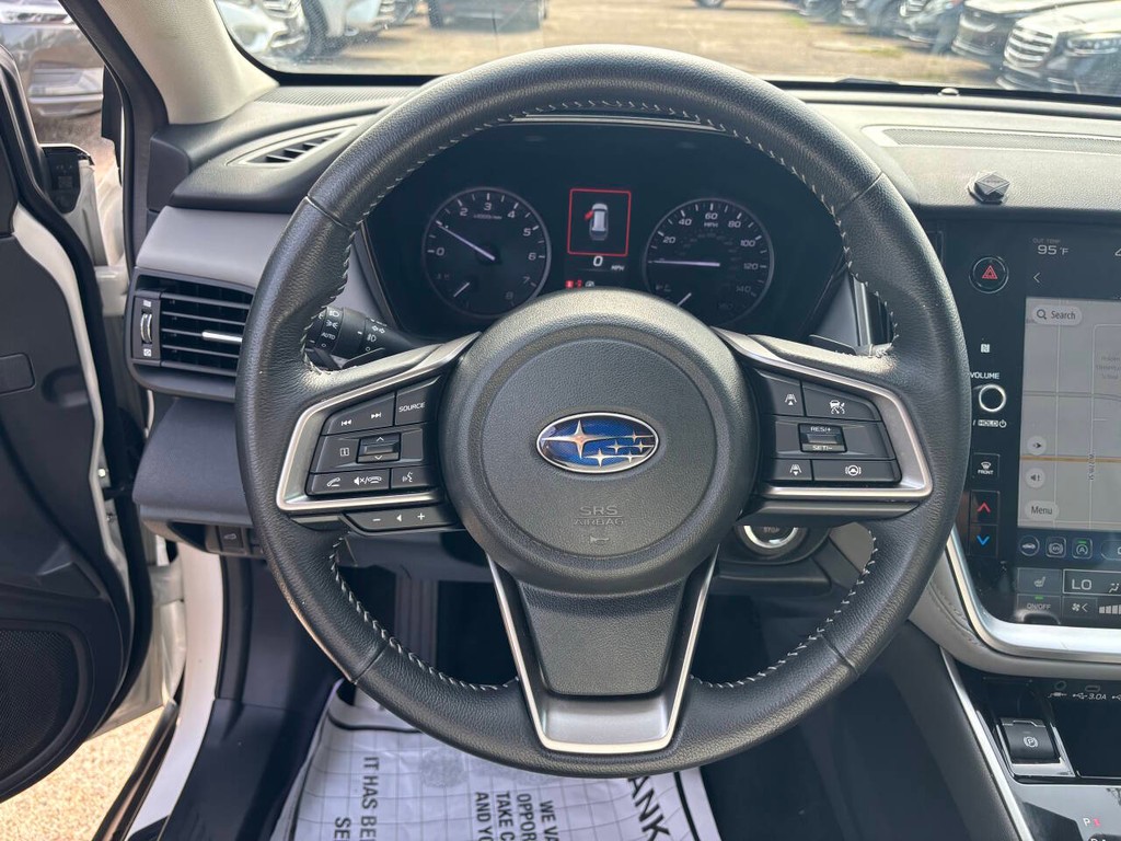 Subaru Outback Vehicle Full-screen Gallery Image 24