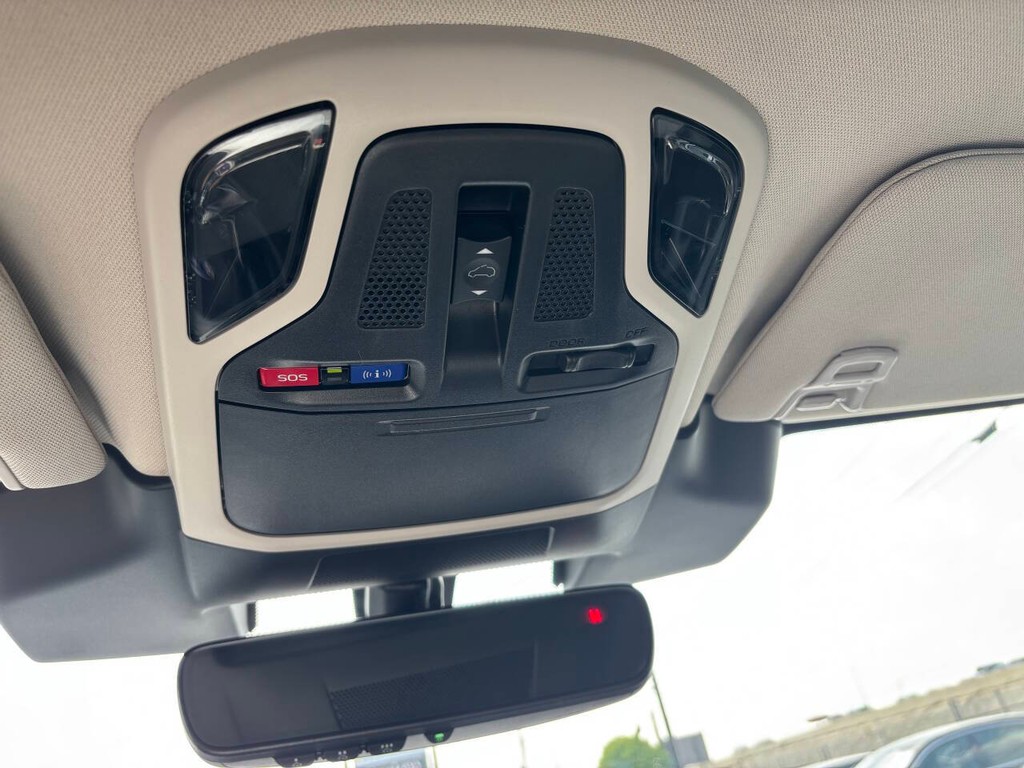 Subaru Outback Vehicle Full-screen Gallery Image 27