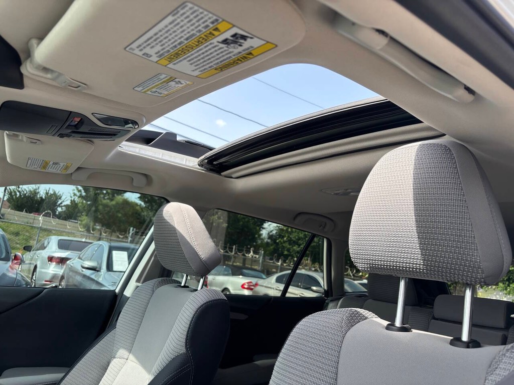 Subaru Outback Vehicle Full-screen Gallery Image 28