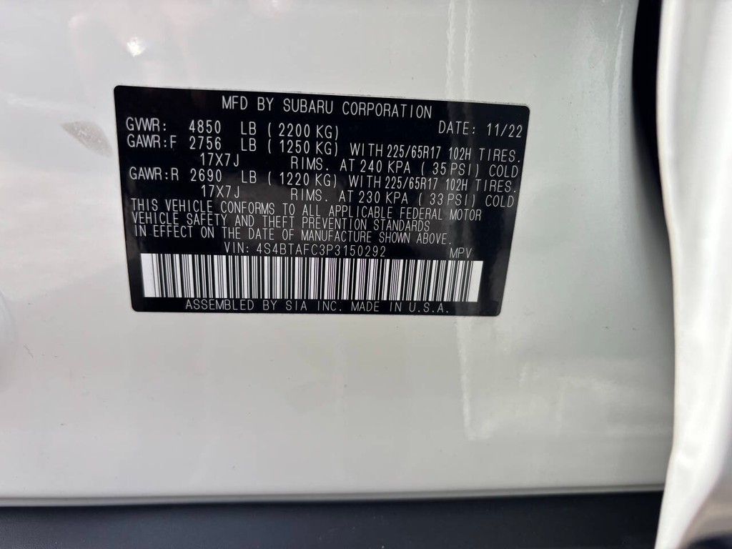 Subaru Outback Vehicle Full-screen Gallery Image 32