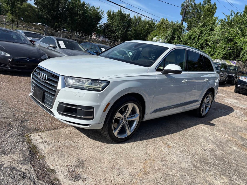Audi Q7 Vehicle Full-screen Gallery Image 04