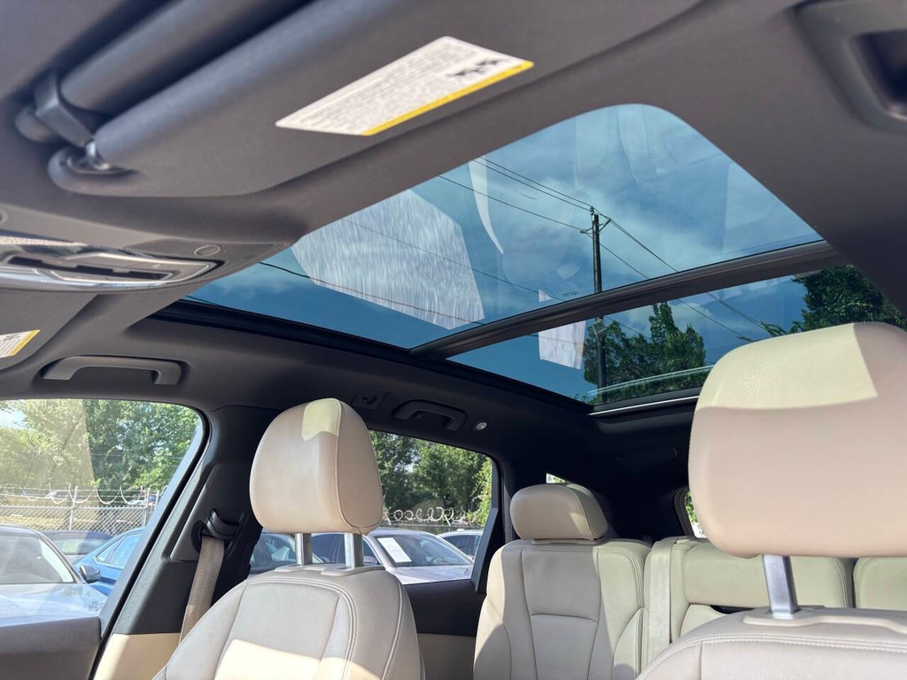 Audi Q7 Vehicle Full-screen Gallery Image 32