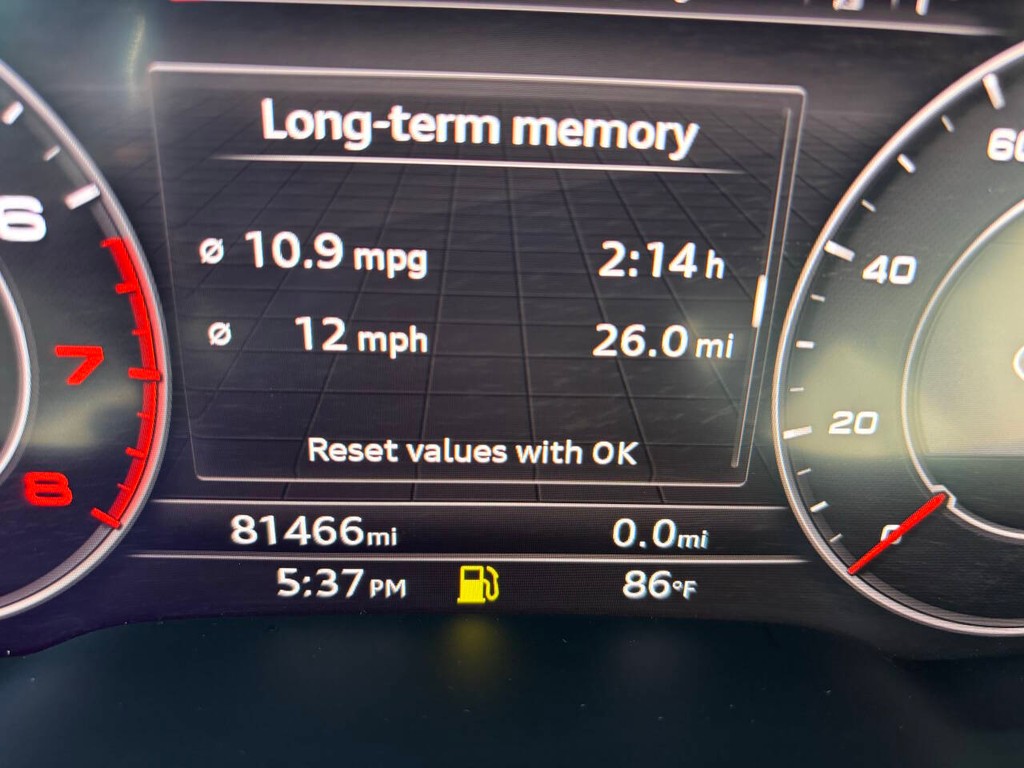 Audi Q7 Vehicle Full-screen Gallery Image 34