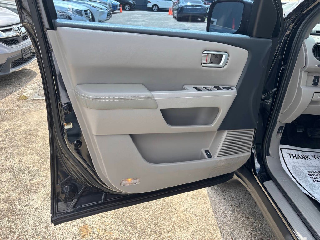 Honda Pilot Vehicle Full-screen Gallery Image 10
