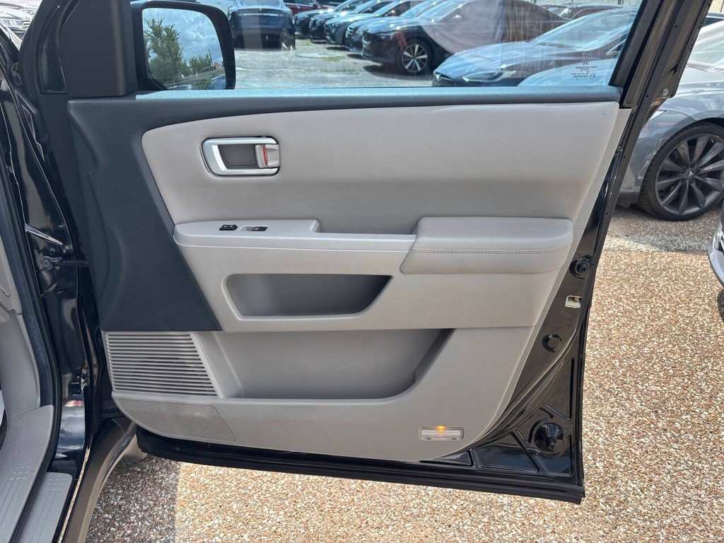 Honda Pilot Vehicle Full-screen Gallery Image 13