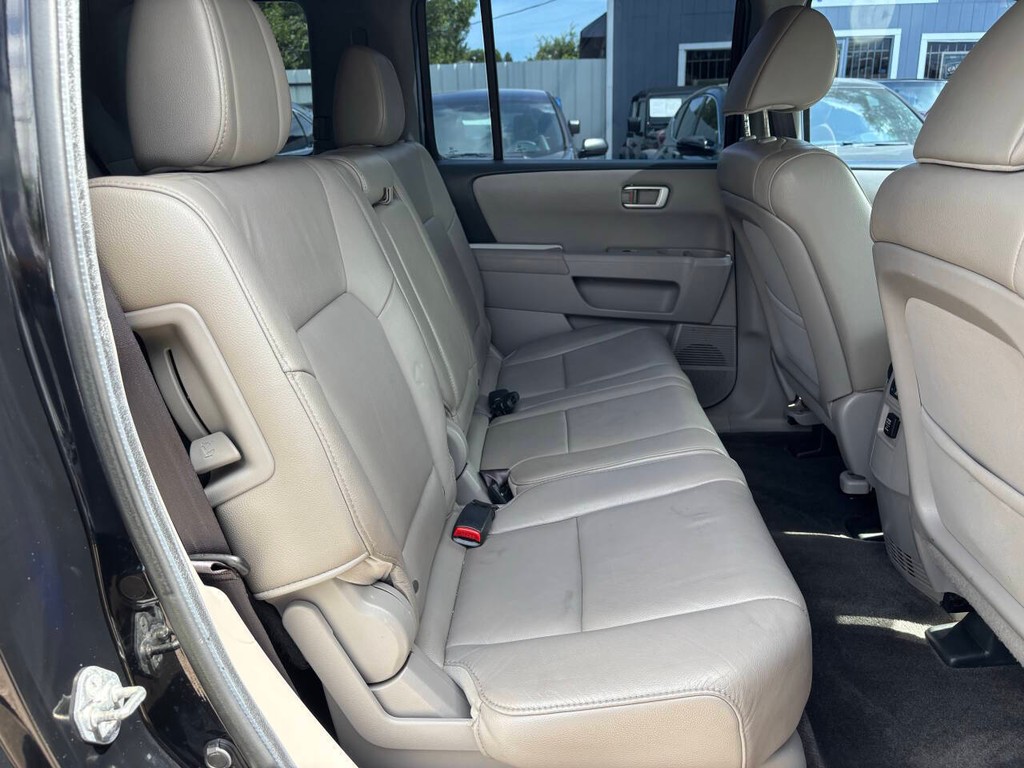Honda Pilot Vehicle Full-screen Gallery Image 16