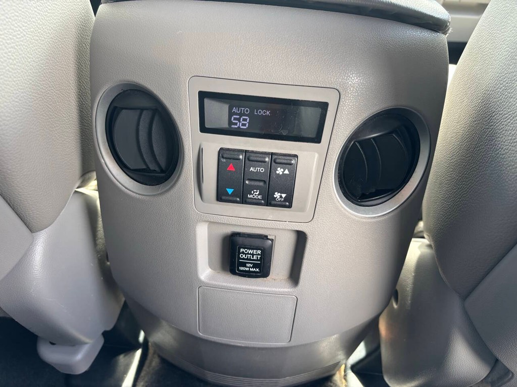 Honda Pilot Vehicle Full-screen Gallery Image 20