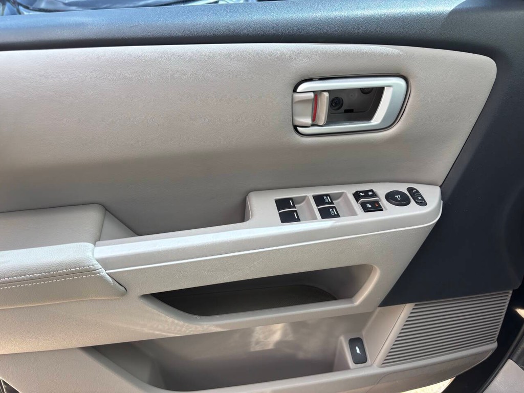 Honda Pilot Vehicle Full-screen Gallery Image 27