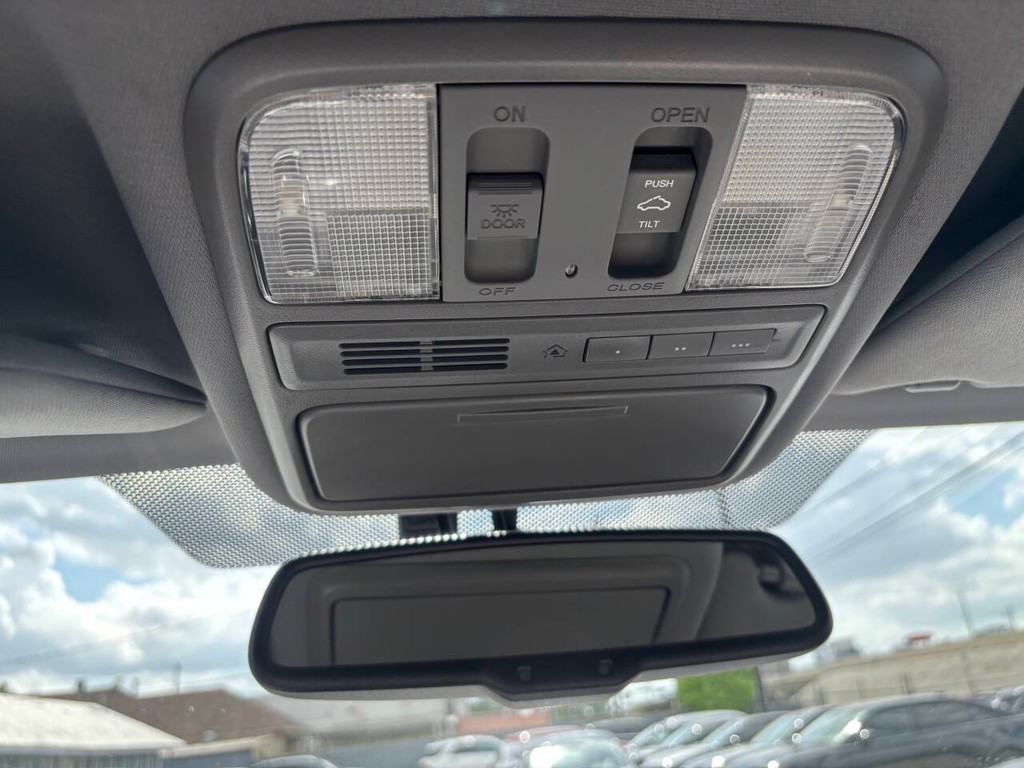Honda Pilot Vehicle Full-screen Gallery Image 28