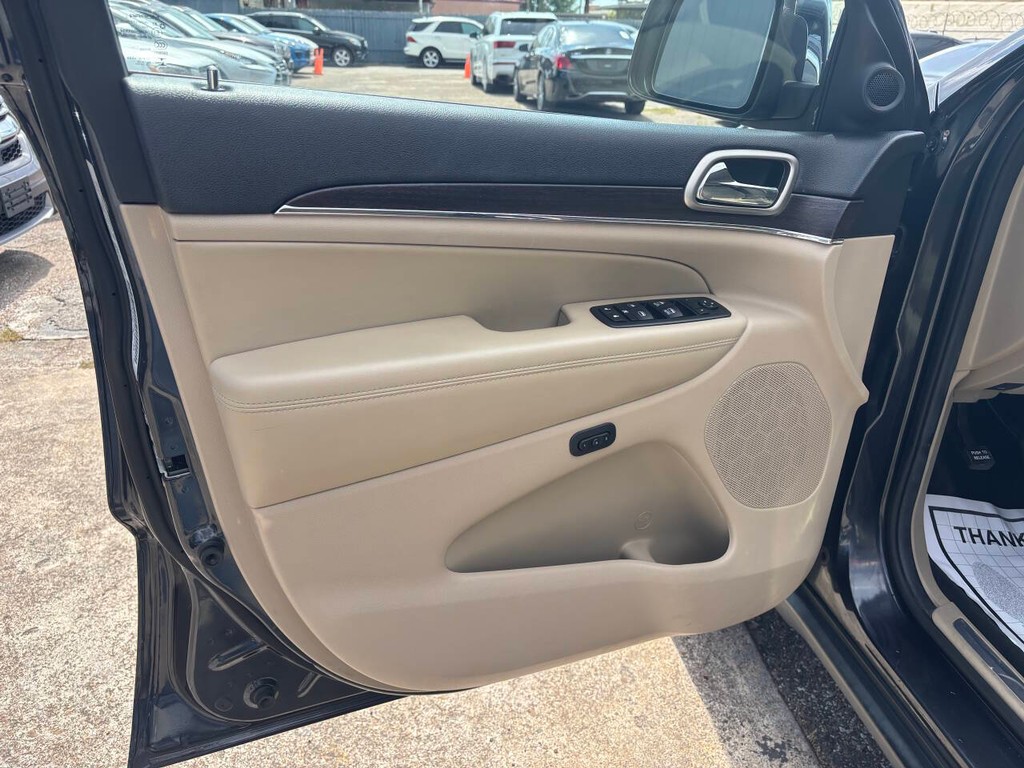 Jeep Grand Cherokee Vehicle Full-screen Gallery Image 09