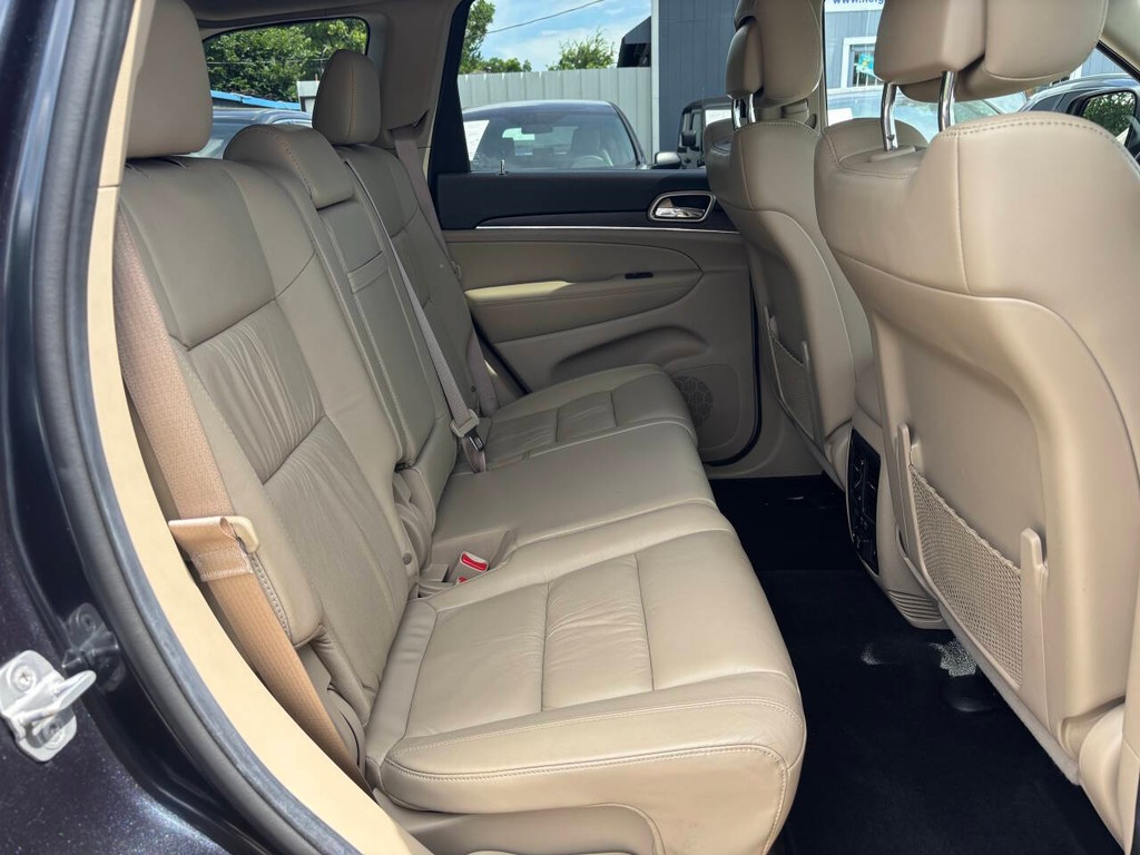 Jeep Grand Cherokee Vehicle Full-screen Gallery Image 15