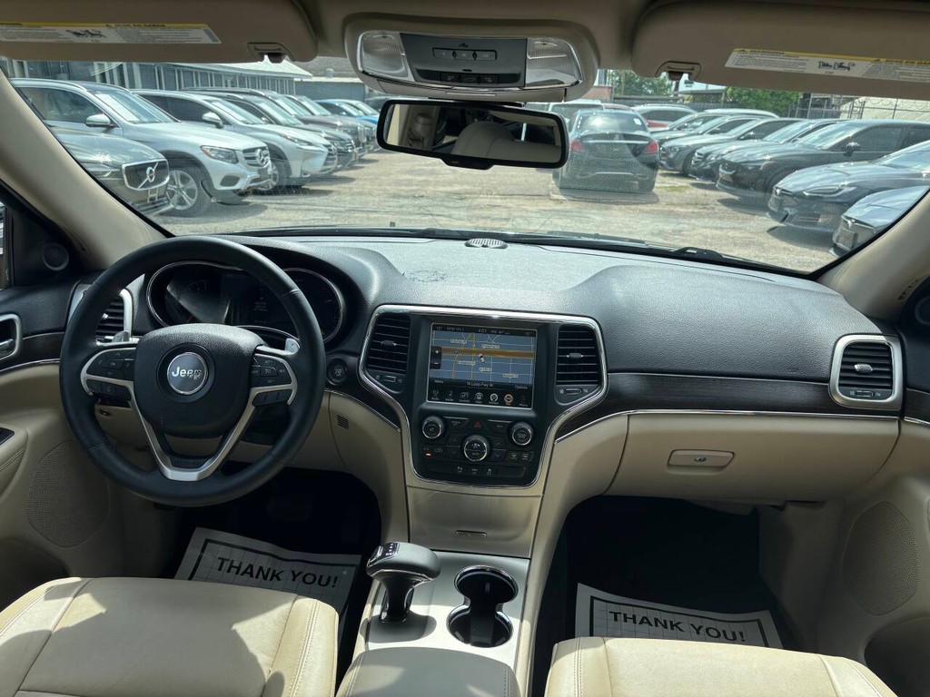 Jeep Grand Cherokee Vehicle Full-screen Gallery Image 19