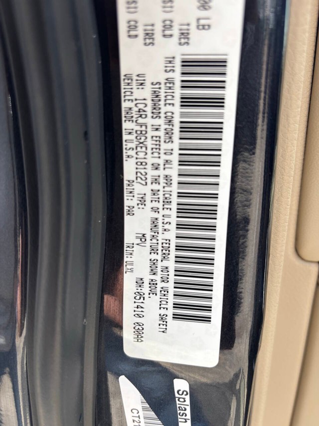 Jeep Grand Cherokee Vehicle Full-screen Gallery Image 30