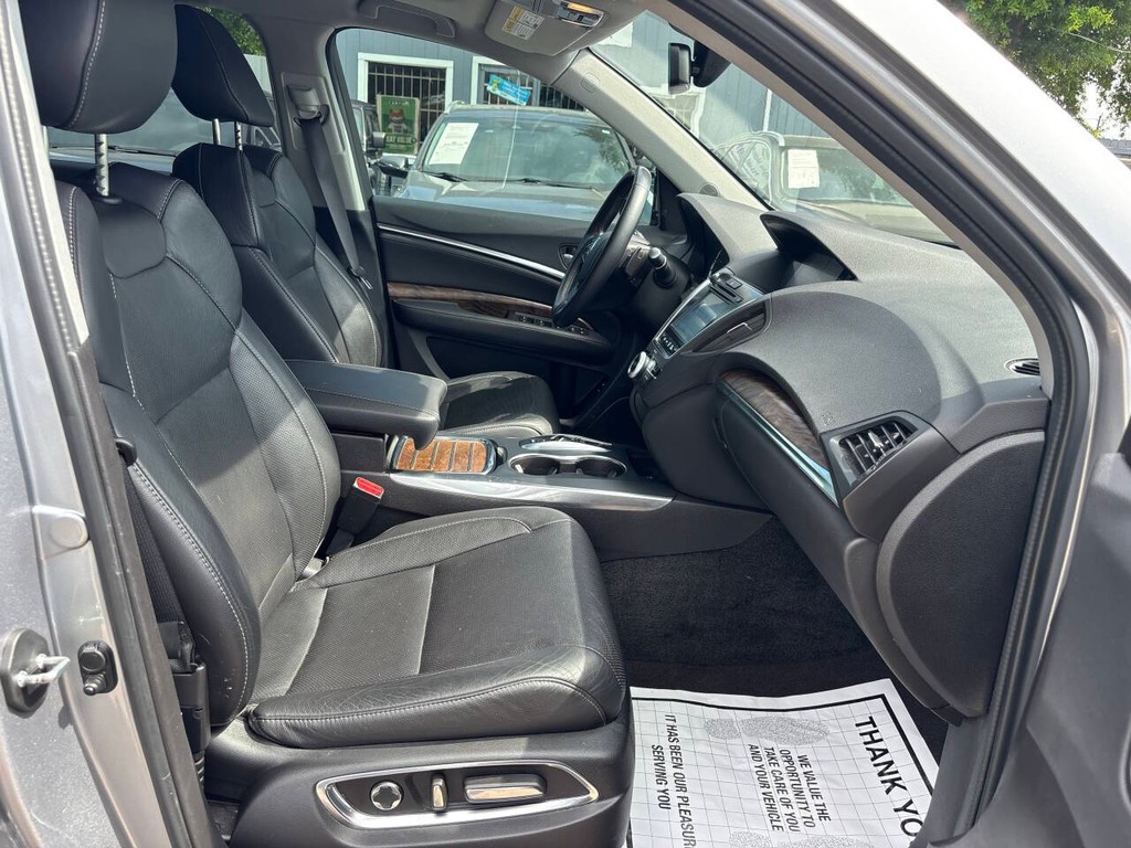 Acura MDX Vehicle Full-screen Gallery Image 11