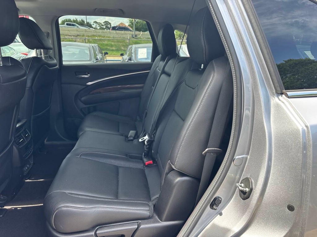 Acura MDX Vehicle Full-screen Gallery Image 13