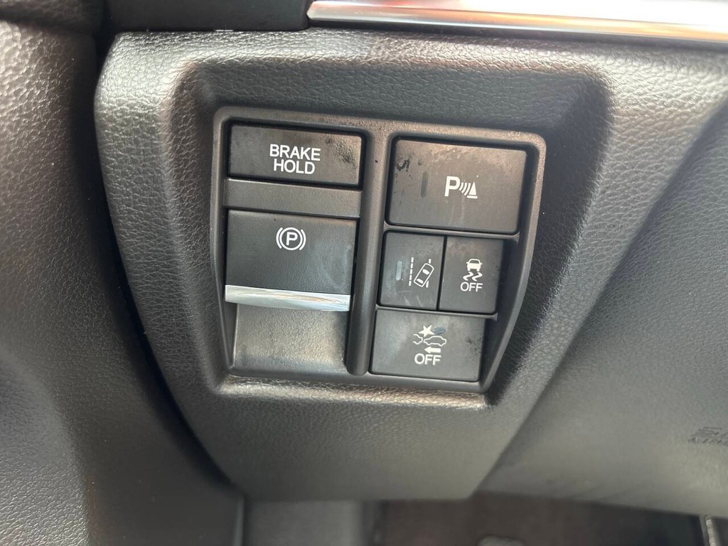 Acura MDX Vehicle Full-screen Gallery Image 29