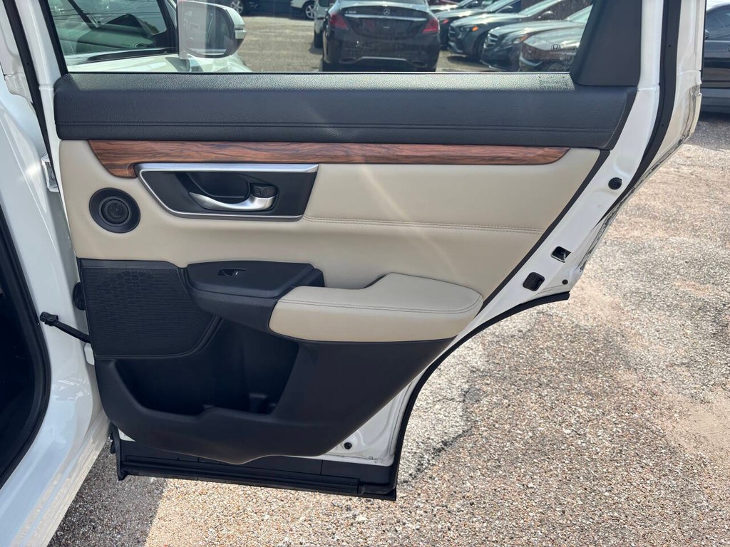 Honda CR-V Vehicle Full-screen Gallery Image 17