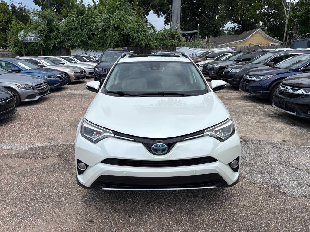 Toyota RAV4 Hybrid Vehicle Full-screen Gallery Image 03