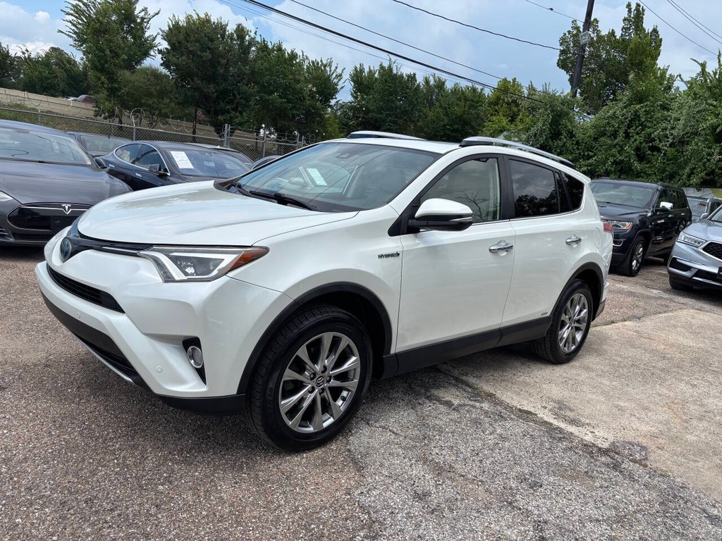 Toyota RAV4 Hybrid Vehicle Full-screen Gallery Image 04