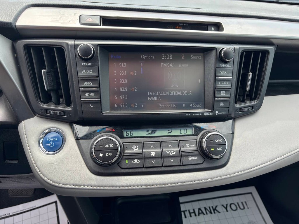 Toyota RAV4 Hybrid Vehicle Full-screen Gallery Image 22
