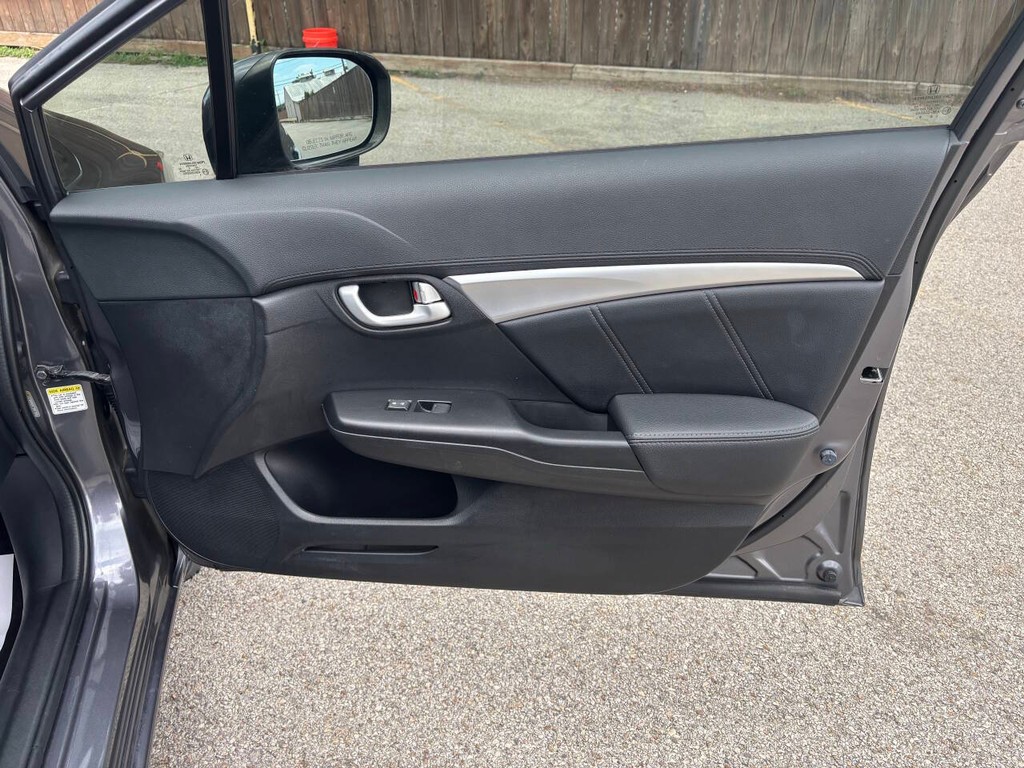 Honda Civic Sedan Vehicle Full-screen Gallery Image 13