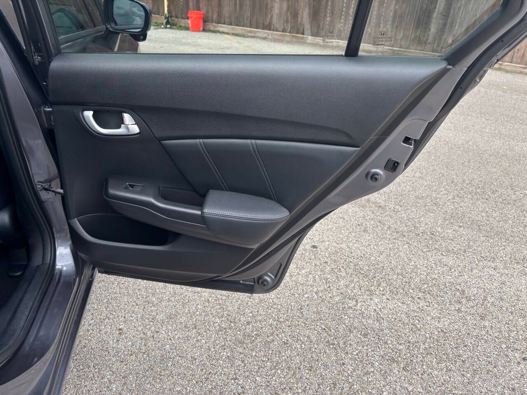 Honda Civic Sedan Vehicle Full-screen Gallery Image 17